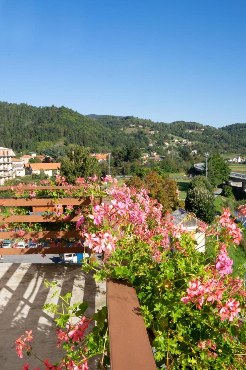 Отель Miramonti Calizzano Экстерьер фото